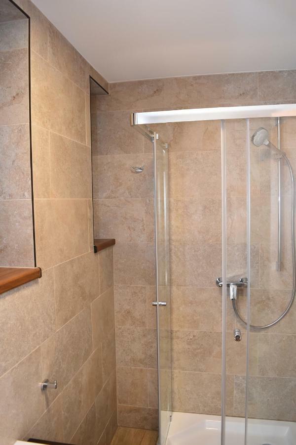 Fenyo Apartman Miskolctapolca ภายนอก รูปภาพ